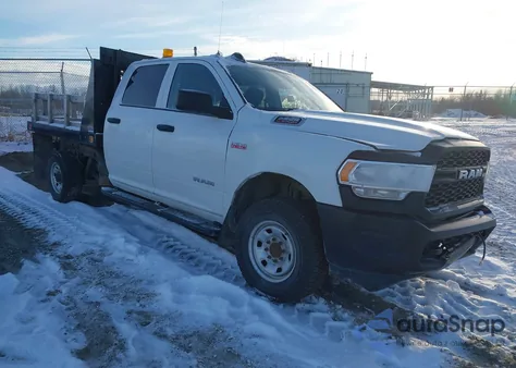 2019 Ram 2500 Tradesman 4X4 8' Box z USA, uszkodzony, nr VIN 3C6UR5HJ1KG651631
